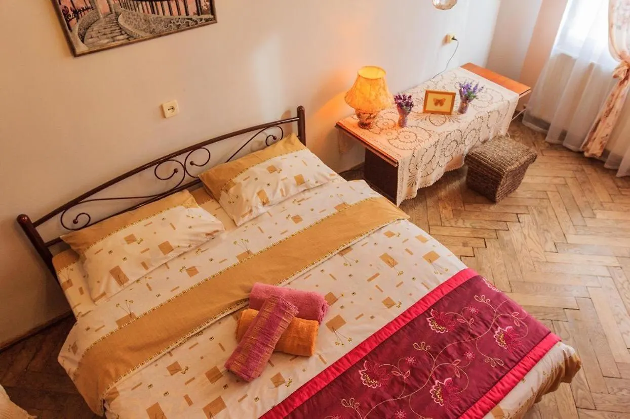 Vintage Apartment 2 Rooms With Balcony 利沃夫